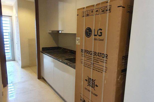 TA Residence Condo-135m,KT 3+1 semi furnish. Apartemen Taman Anggrek Residences 3 Kamar Tidur Baru Unfurnished