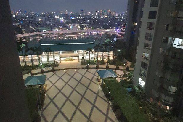 Kondo TA 146m,KT3+1,perlu reno,space luas nyaman untuk tinggal Apartemen Taman Anggrek 3 Kamar Tidur Butuh Renovasi Furnished