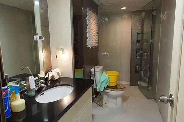 Kondo TA 146m,KT 3+1,dijual cepat,total reno dan semi FF. Apartemen Taman Anggrek 3 Kamar Tidur Bagus Semi Furnished