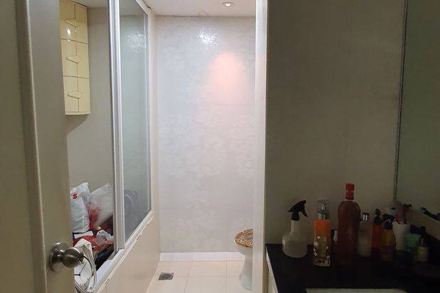 Kondo TA 146m,KT 3+1,dijual cepat,total reno dan semi FF. Apartemen Taman Anggrek 3 Kamar Tidur Bagus Semi Furnished