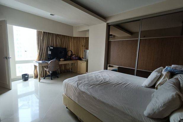 Kondo TA 146m,KT 3+1,dijual cepat,total reno dan semi FF. Apartemen Taman Anggrek 3 Kamar Tidur Bagus Semi Furnished