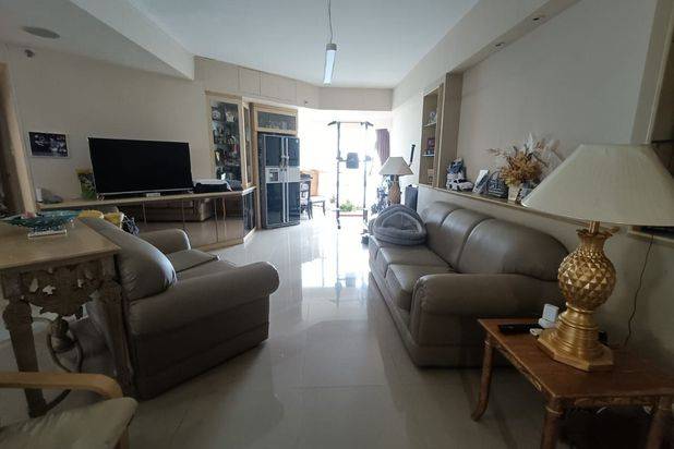 Kondo TA 146m,KT 3+1,dijual cepat,total reno dan semi FF. Apartemen Taman Anggrek 3 Kamar Tidur Bagus Semi Furnished