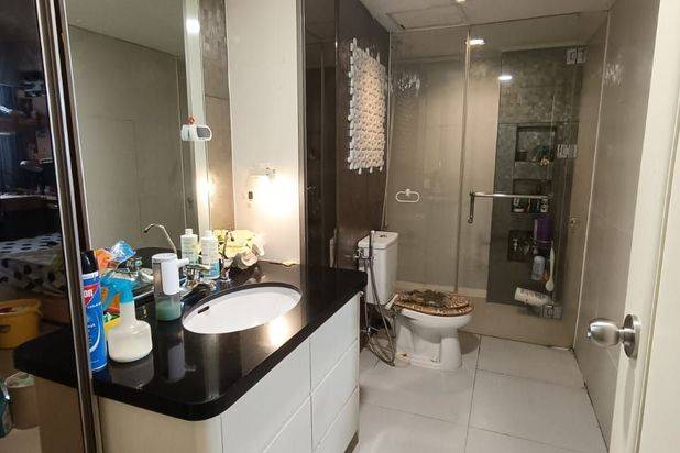 Kondo TA 146m,KT 3+1,dijual cepat,total reno dan semi FF. Apartemen Taman Anggrek 3 Kamar Tidur Bagus Semi Furnished