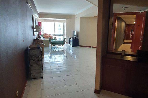 Kondo TA 146m,KT 3+1,best view,harga sangat menarik Apartemen Taman Anggrek 3 Kamar Tidur Butuh Renovasi Furnished