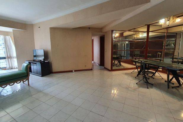 Kondo TA 146m,KT 3+1,best view,harga sangat menarik Apartemen Taman Anggrek 3 Kamar Tidur Butuh Renovasi Furnished