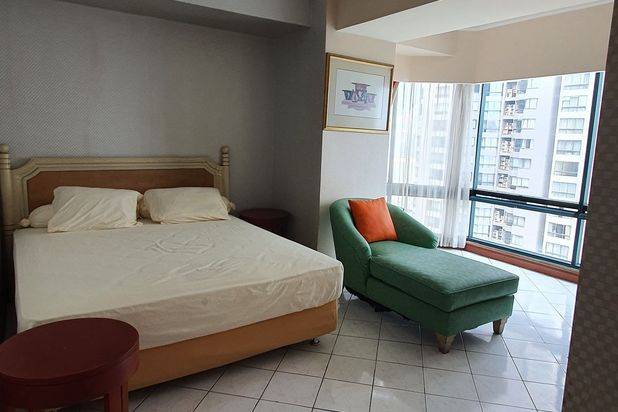 Kondo TA 146m,KT 3+1,best view,harga sangat menarik Apartemen Taman Anggrek 3 Kamar Tidur Butuh Renovasi Furnished