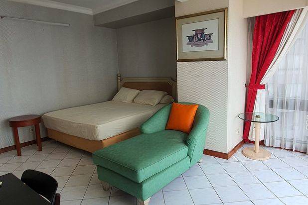 Kondo TA 146m,KT 3+1,best view,harga sangat menarik Apartemen Taman Anggrek 3 Kamar Tidur Butuh Renovasi Furnished