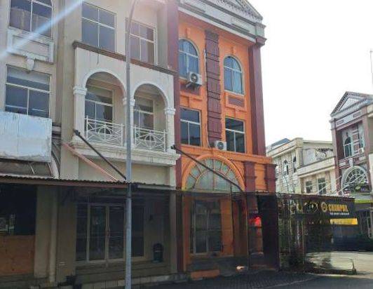 Ruko Sentra Niaga Dekat Freshmarket Grand Galaxy Hadap Taman