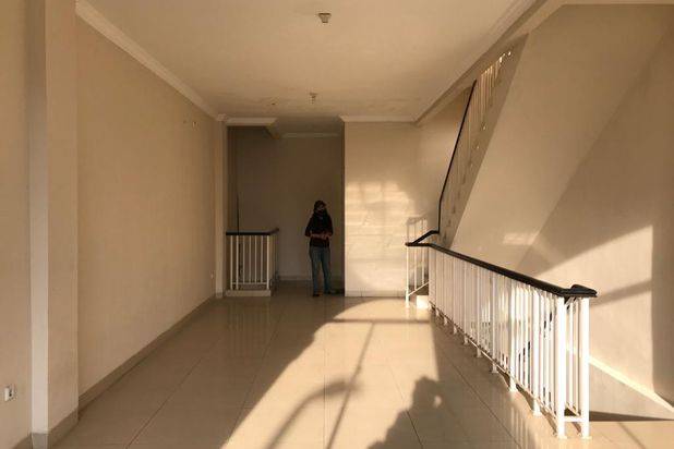 Ruko Sentra Niaga Dekat Freshmarket Grand Galaxy Hadap Taman