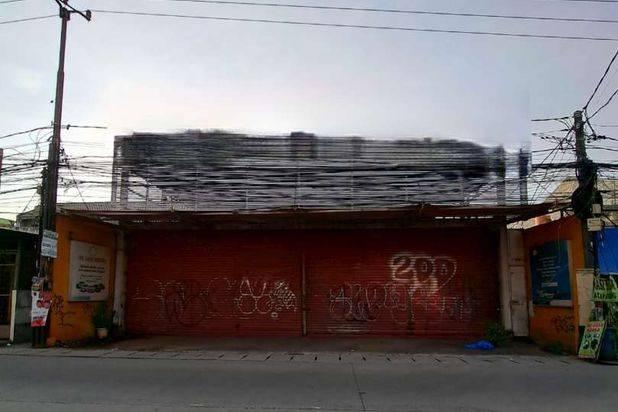 Ex Showroom di Raya Pekayon Dekat Mal Pakuwon Bekasi Barat