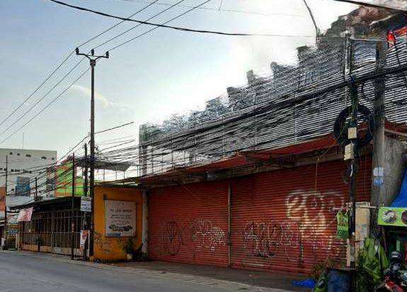Ex Showroom di Raya Pekayon Dekat Mal Pakuwon Bekasi Barat