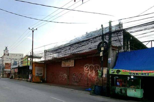 Ex Showroom di Raya Pekayon Dekat Mal Pakuwon Bekasi Barat