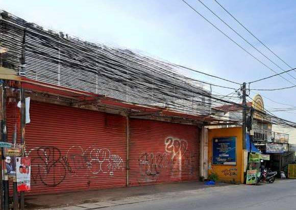 Ex Showroom di Raya Pekayon Dekat Mal Pakuwon Bekasi Barat