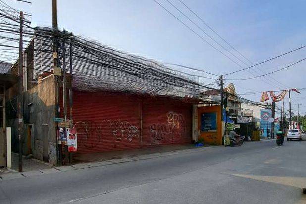 Ex Showroom di Raya Pekayon Dekat Mal Pakuwon Bekasi Barat