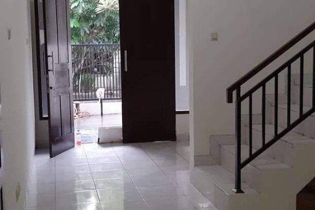 Rumah 2 Lantai Seberang Mal Grand Galaxy Belakang Masjid Adz Dzikra
