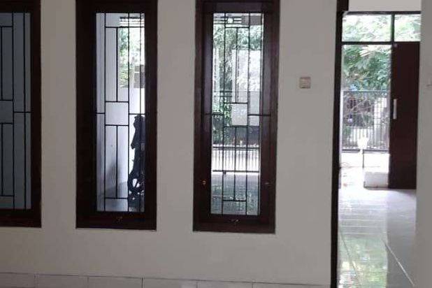 Rumah 2 Lantai Seberang Mal Grand Galaxy Belakang Masjid Adz Dzikra