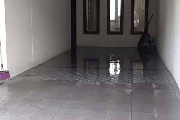 Rumah 2 Lantai Seberang Mal Grand Galaxy Belakang Masjid Adz Dzikra