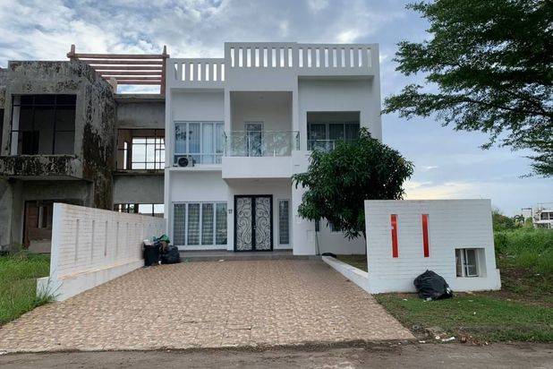 Rumah 2 Lantai Costarina Belakangnya Laut Batam Centre
