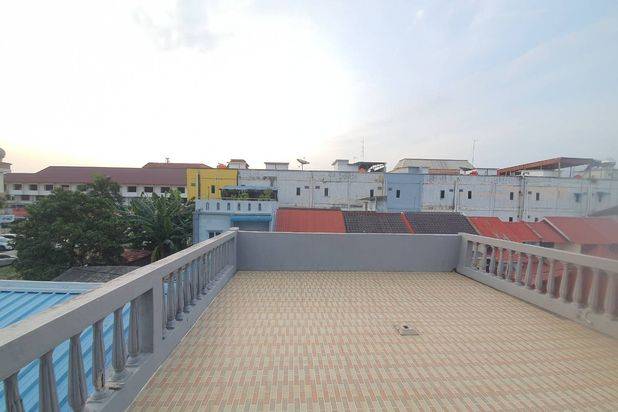 Rumah 3 Lantai Sudah Renovasi SHM di Villa Marina, Batam