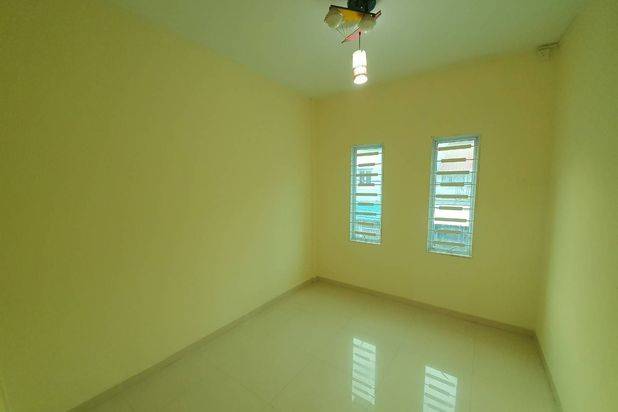 Rumah 3 Lantai Sudah Renovasi SHM di Villa Marina, Batam