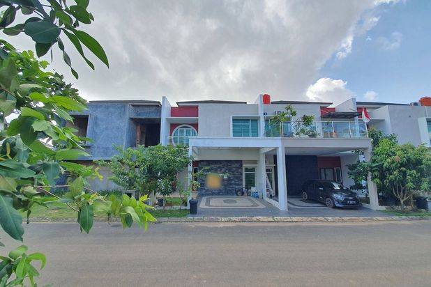 Rumah 2 Lantai Renovasi Semi Furnished di Rumah Oriental, Batam