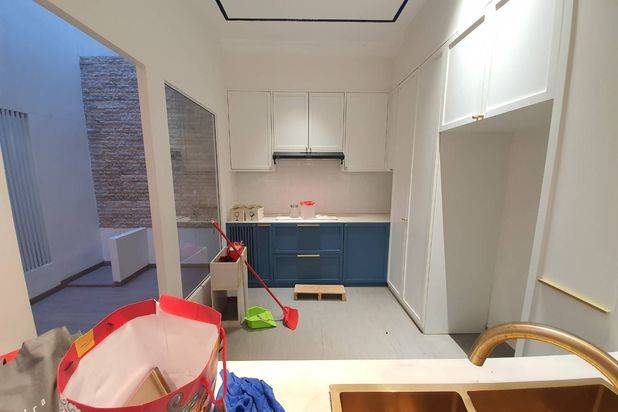 Rumah 2 Lantai Renovasi Semi Furnished di Rumah Oriental, Batam