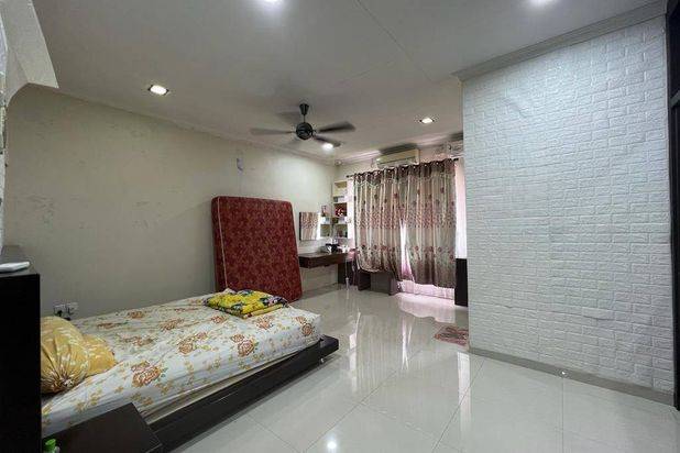 Rumah 2 Lantai Sudah Renovasi Unfurnished HGB Marina Park, Batam