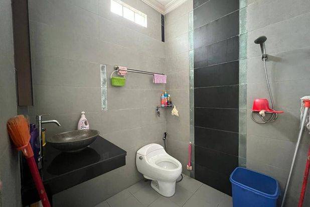 Rumah 2 Lantai Sudah Renovasi Unfurnished HGB Marina Park, Batam