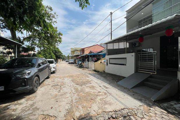 Rumah 2 Lantai Sudah Renovasi Unfurnished HGB Marina Park, Batam