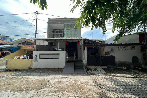 Rumah 2 Lantai Sudah Renovasi Unfurnished HGB Marina Park, Batam