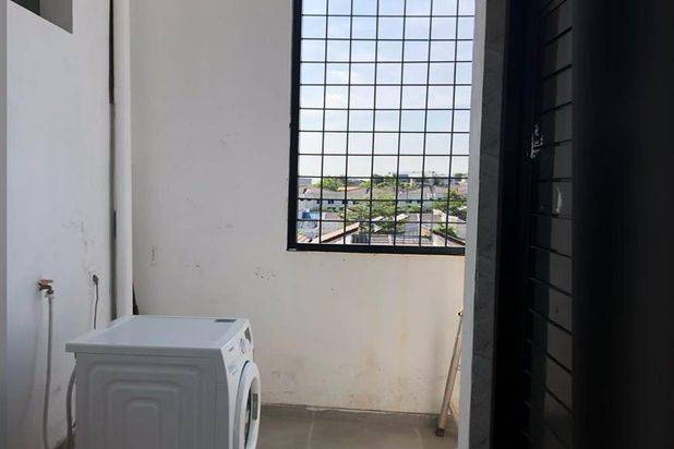 Rumah 2 Lantai Sudah Renovasi HGB di Griya Kda, Batam