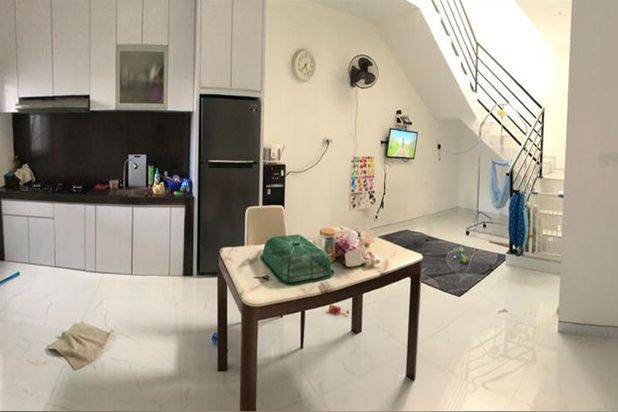 Rumah 2 Lantai Sudah Renovasi HGB di Griya Kda, Batam