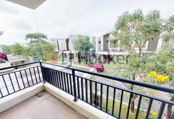 Rumah 2 Lantai Cluster Di Perum Orchard Park