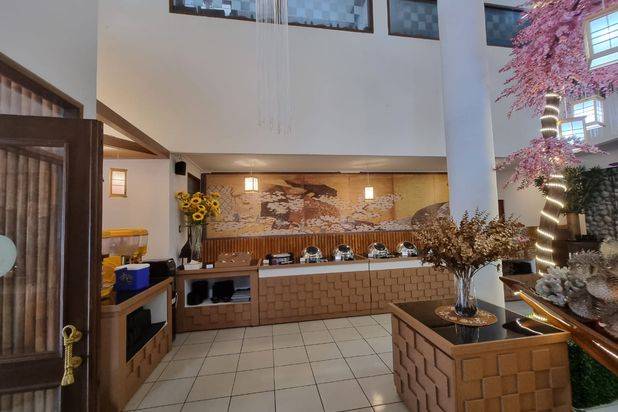 Tempat Usaha Strategis Furnished di Sayap Sukajadi, Bandung