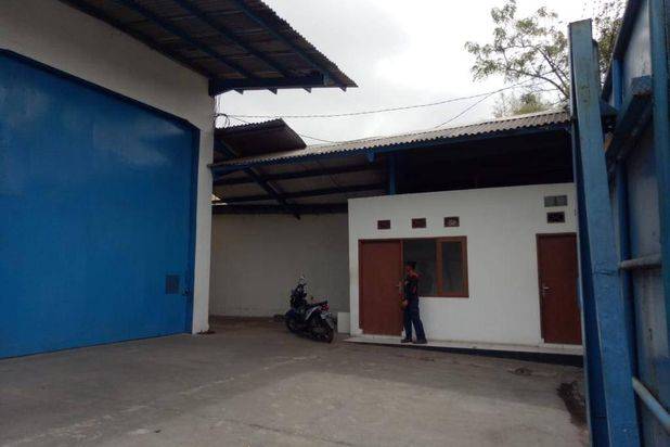 Disewakan Gudang Dengan Kantor Di Mainroad Caringin