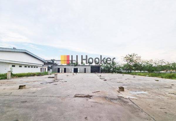Disewakan Gudang Dengan Tanah Luas Di Kawasan Bintang Industrial Park II