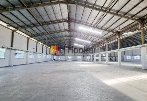 Disewakan Gudang Dengan Tanah Luas Di Kawasan Bintang Industrial Park II