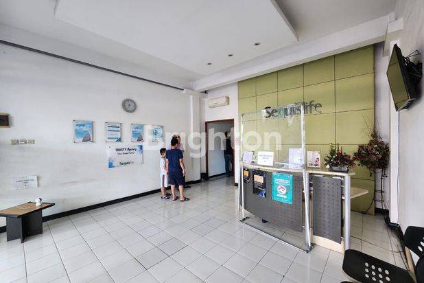 RUKO MEGA GALAXY KERTAJAYA EX KANTOR BERSIH TERAWAT STRATEGIS HADAP JALAN RAYA, COCOK UNTUK KLINIK KECANTIKAN, KANTOR, KURSUS DAN LAINNYA, LOKASI RAYA MERR DEKAT KE GALAXY MALL
