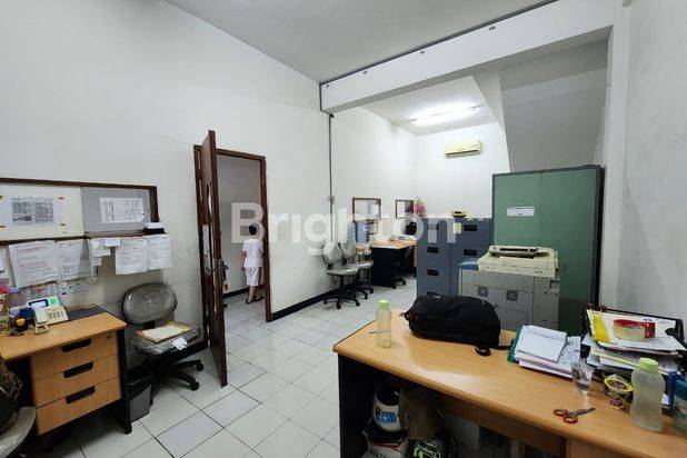 RUKO MEGA GALAXY KERTAJAYA EX KANTOR BERSIH TERAWAT STRATEGIS HADAP JALAN RAYA, COCOK UNTUK KLINIK KECANTIKAN, KANTOR, KURSUS DAN LAINNYA, LOKASI RAYA MERR DEKAT KE GALAXY MALL