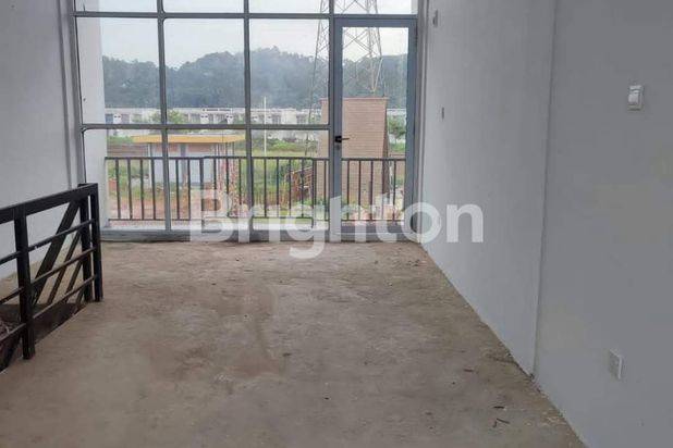 DIBAWAH HARGA PASAR TOWNHOUSE HADAP PASAR SEGAR BUANA CENTRAL PARK DI TEMBESI