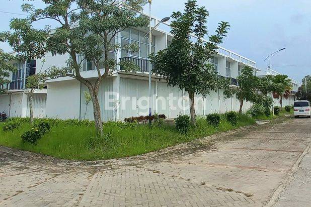 DIBAWAH HARGA PASAR TOWNHOUSE HOOK BERHADAPAN PASAR SEGAR BUANA CENTRAL PARK DI TEMBESI