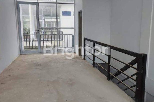 DIBAWAH HARGA PASAR TOWNHOUSE HOOK BERHADAPAN PASAR SEGAR BUANA CENTRAL PARK DI TEMBESI