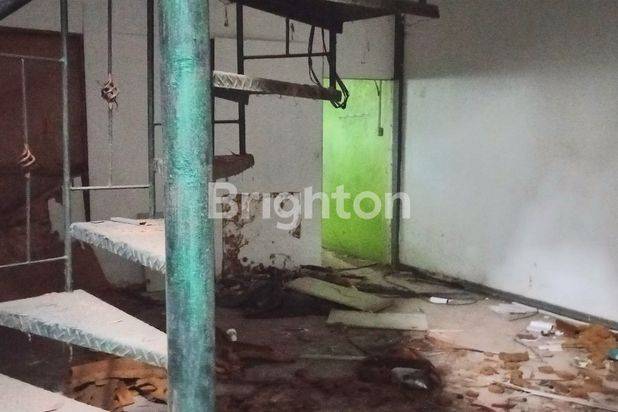 RUKO 2 LANTAI LOKASI STRATEGIS HADAP JALAN RAYA UTAMA SIMPANG LAMPU MERAH DI BENGKONG