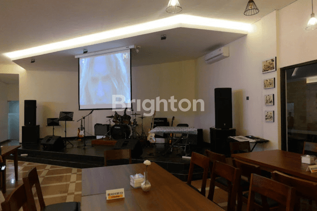 RESTORAN MASIH BEROPERASI DAERAH GUBENG, TENGAH KOTA SURABAYA