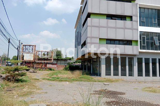 3 RUKO JEJER HADAP 0 JALAN, PARKIRAN LUAS GEMPOL 9 AVENUE