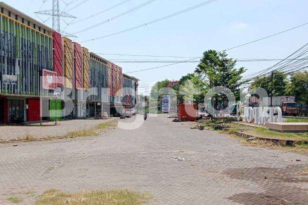 3 RUKO JEJER HADAP 0 JALAN, PARKIRAN LUAS GEMPOL 9 AVENUE