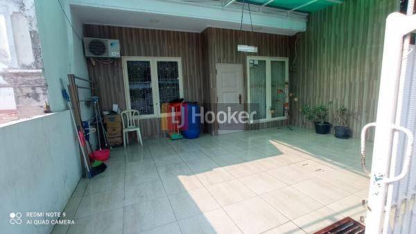 RUMAH SIAP HUNI DI JALAN JANUR KUNING AREA KELAPA GADING