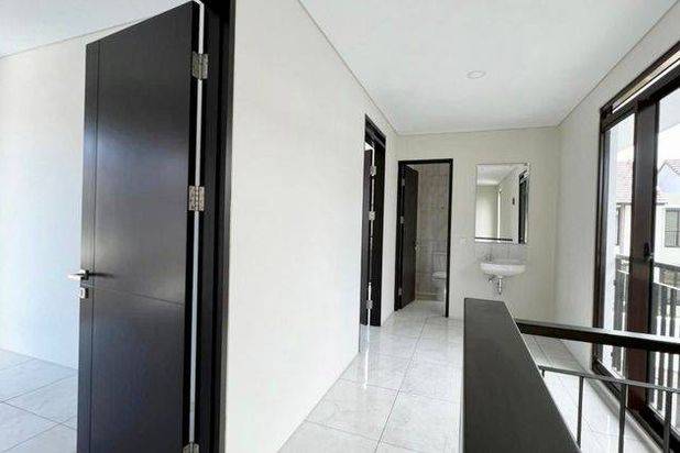Rumah Minimalis Hook Simakirana Kota Baru Parahyangan