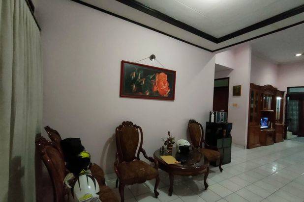 Rumah Cantik Modern di THI 1