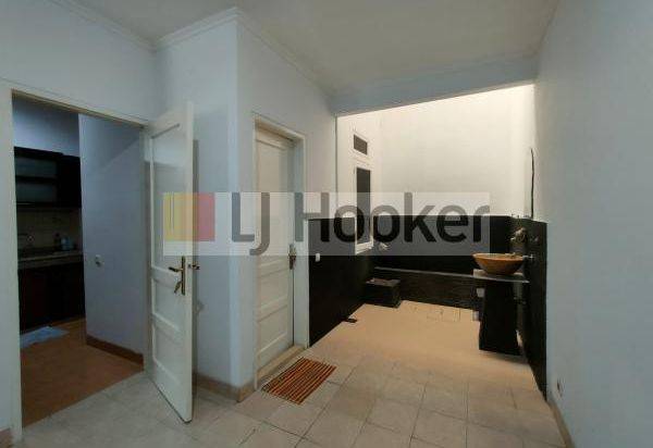 RUMAH FURNISHED CANTIK DI GADING NIRWANA KELAPA GADING